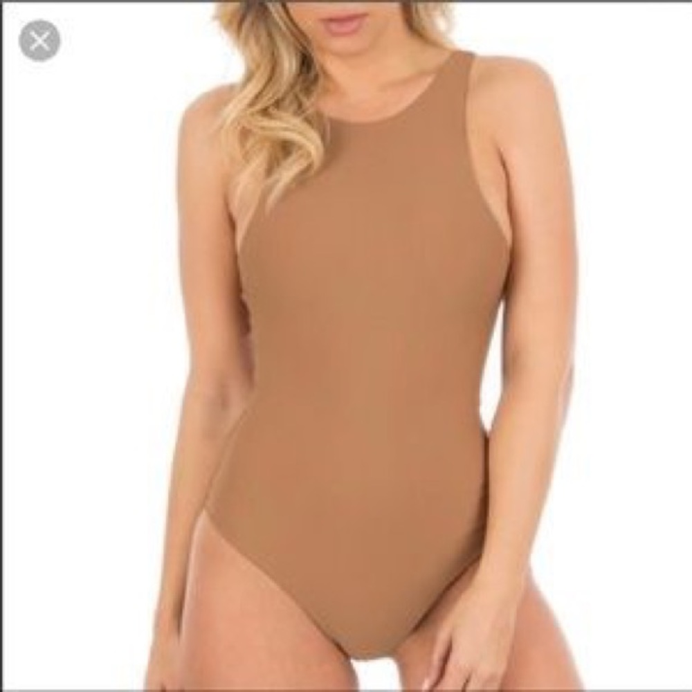 Acacia France Full Piece Beach Babe L